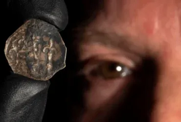 £50,000 reward to solve antique coin theft mystery