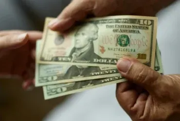 That $10 bill in your wallet could be worth over $15,000. Here's what to look for